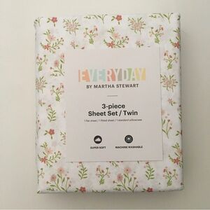 TWIN Size Set 4pc Flat, Fitted, 2 Pillowcases Floral Print | Martha Stewart NEW